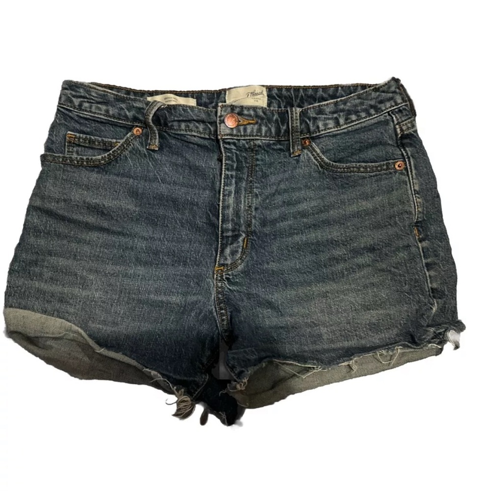 Universal Thread Shorts Womens 8/29r Vintage, Midi, Blue Denim, Distressed Edges